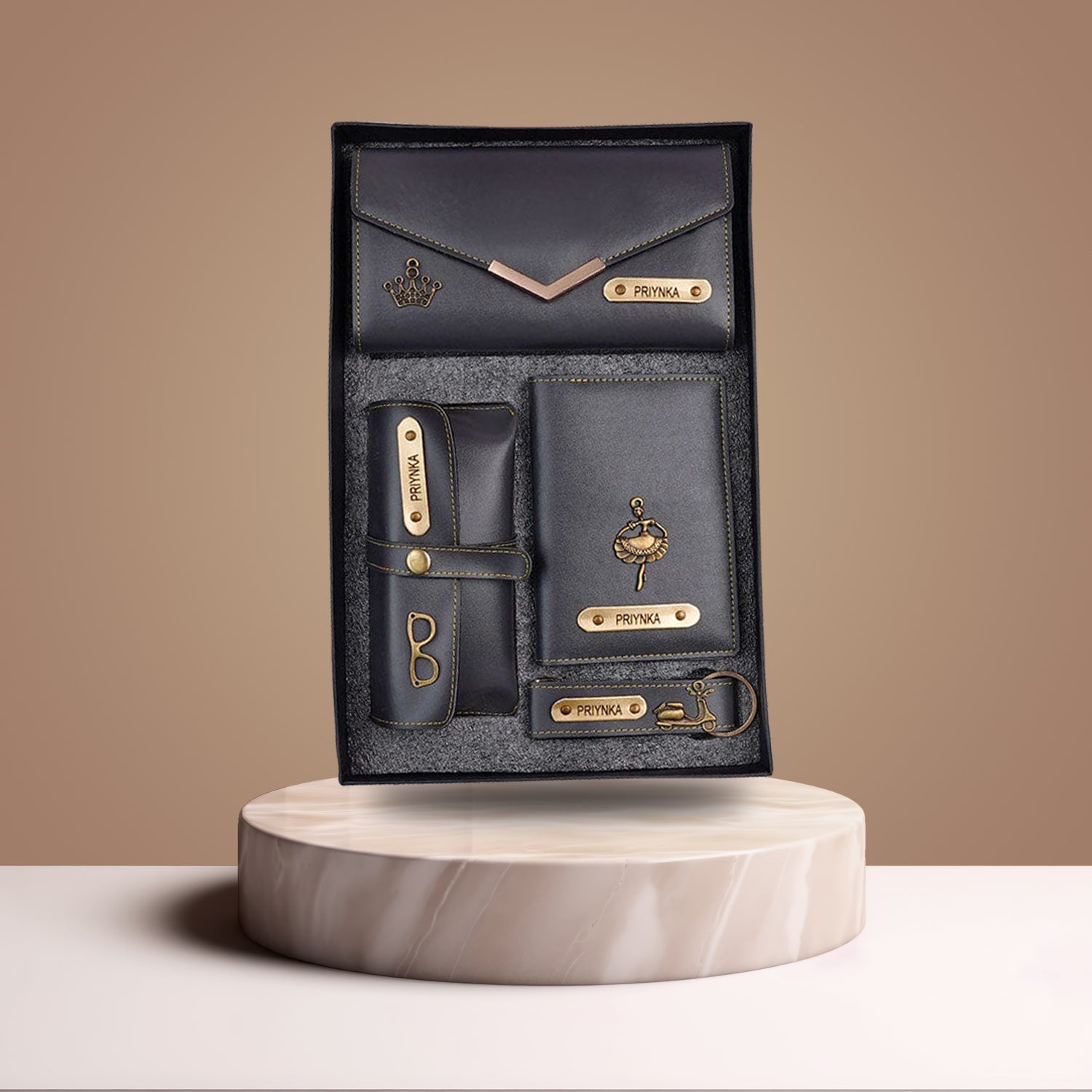 Personalized Black 4-in-1 Women’s Combo – Luxury Gift Set with Name Engraving