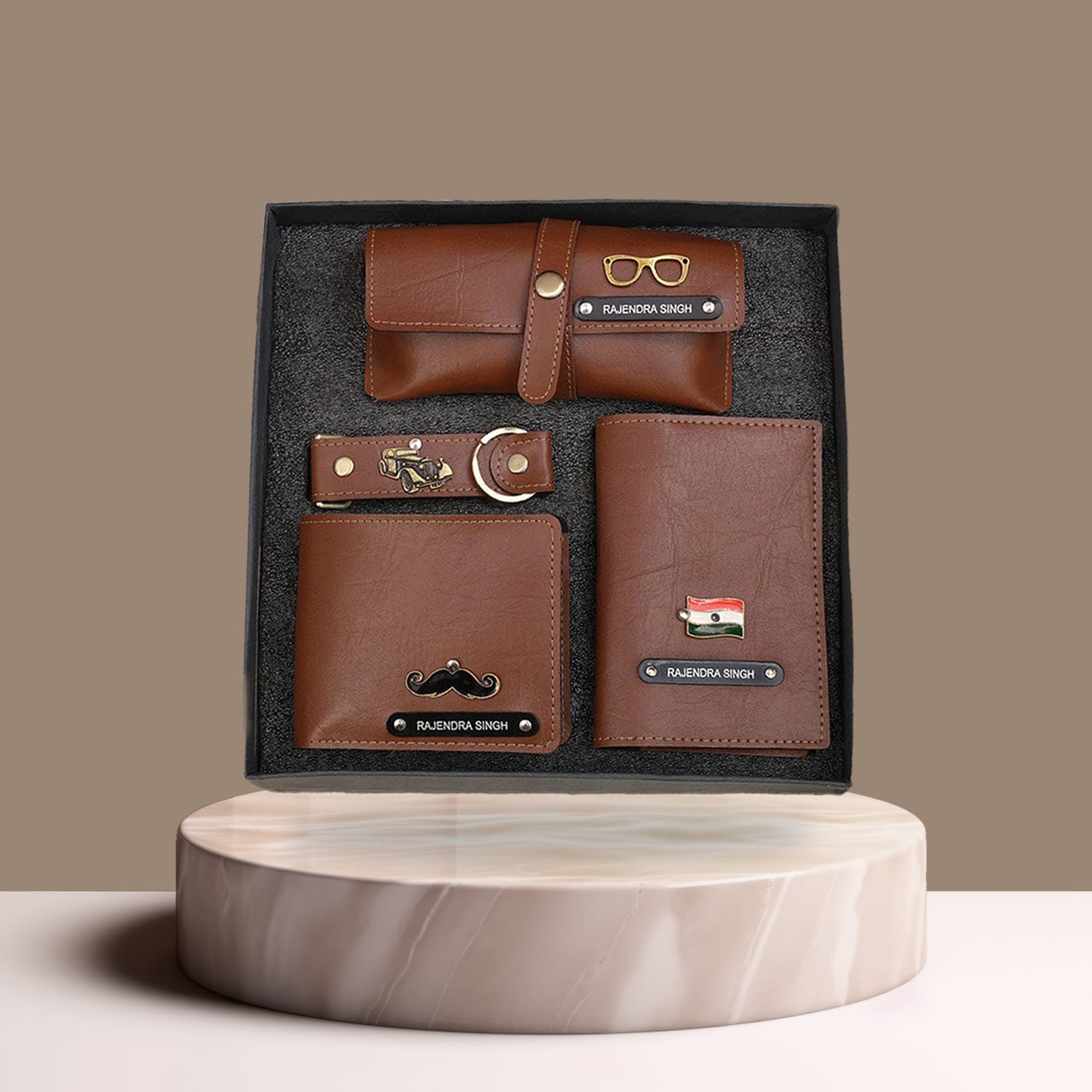 Personalized 4-in-1 Men’s Gift Set Tan – Custom Wallet, Passport Cover, Keychain & Eyewear Case